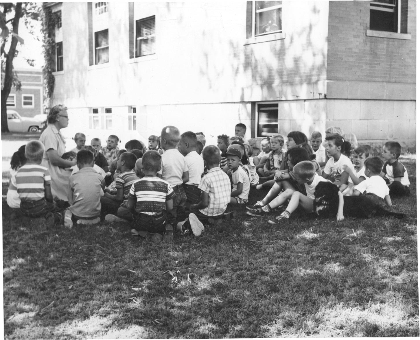 Children gather for storytime in 1973